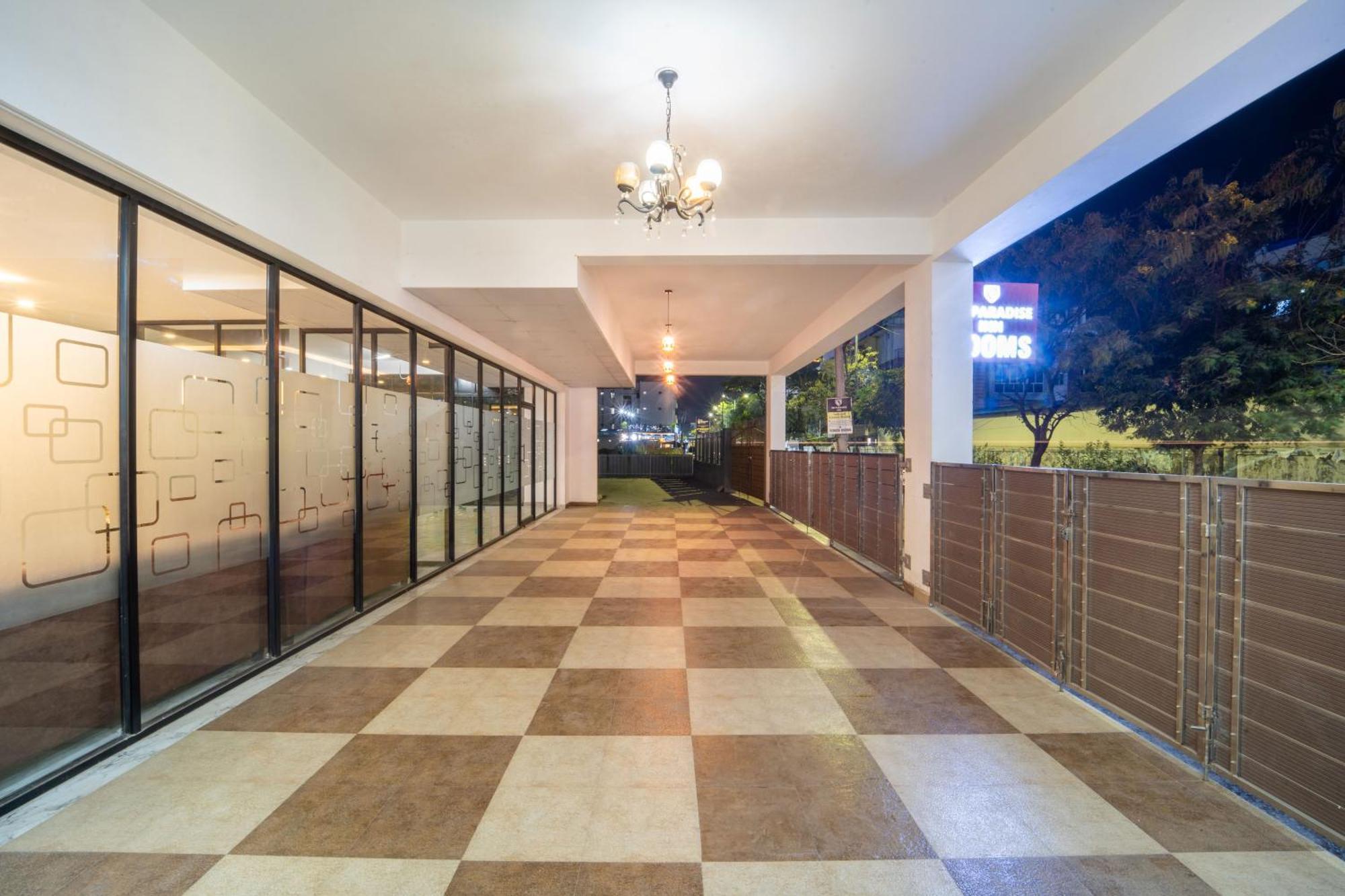 Vr Paradise Inn Kelambākkam Exterior foto