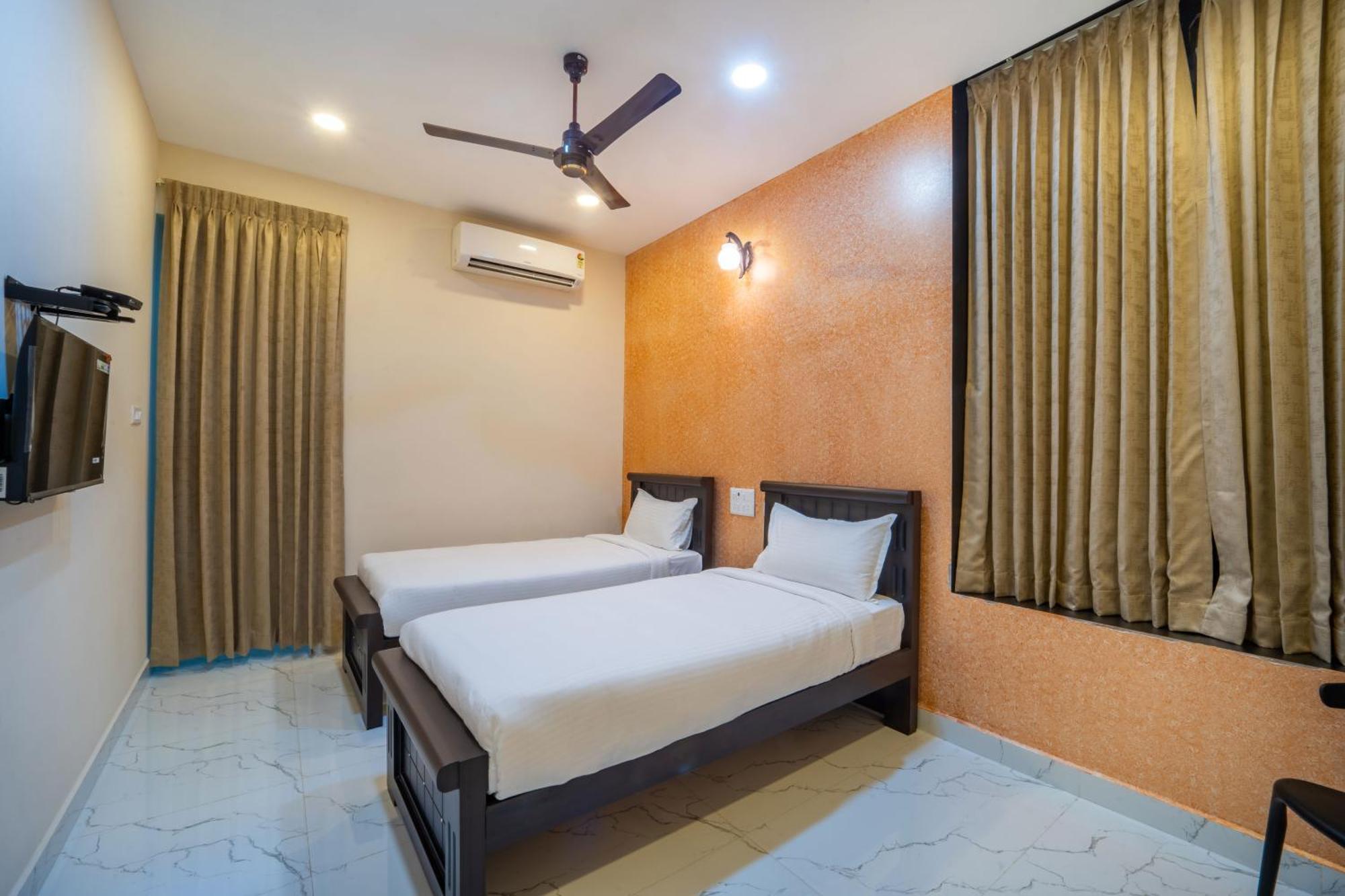 Vr Paradise Inn Kelambākkam Exterior foto