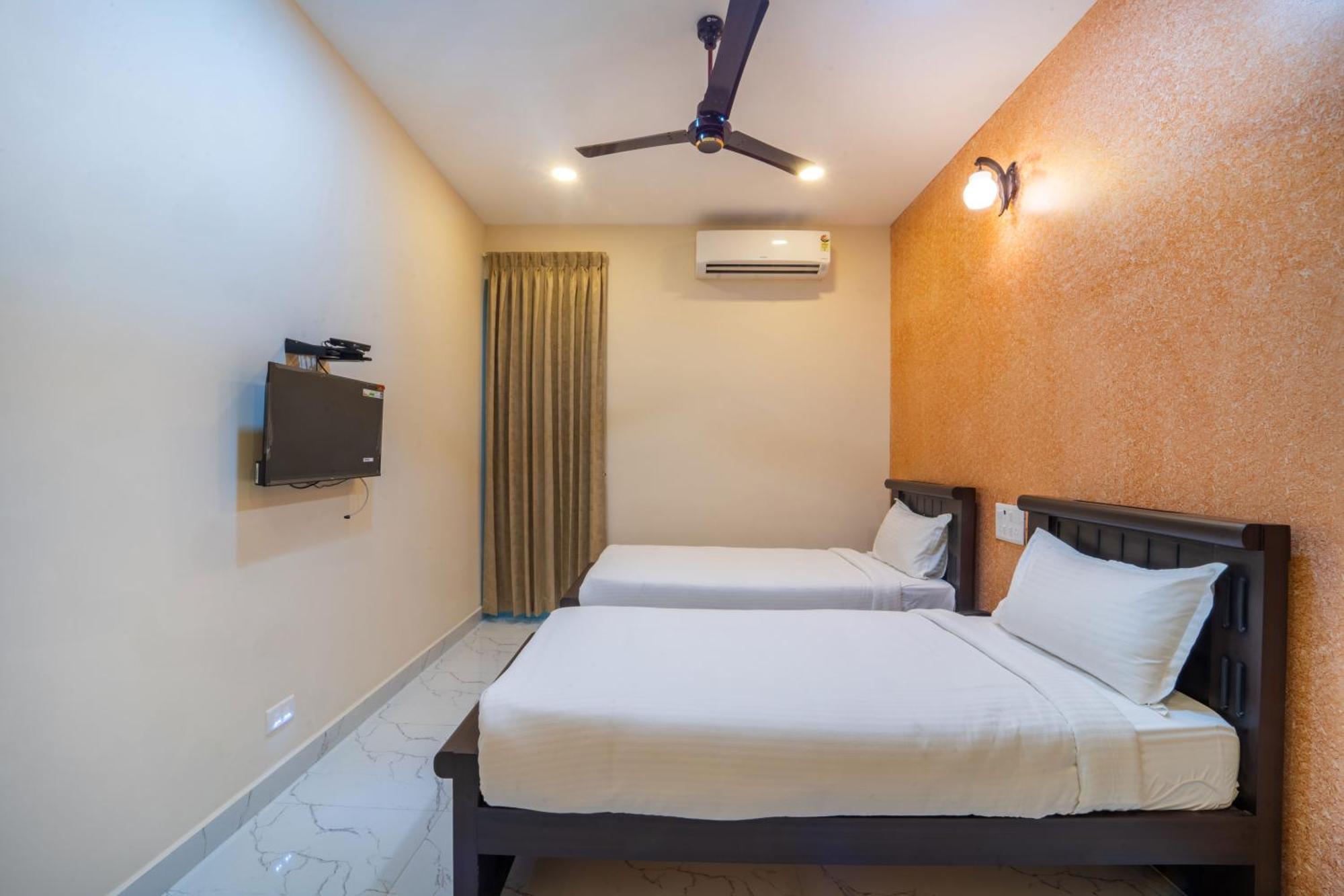 Vr Paradise Inn Kelambākkam Exterior foto