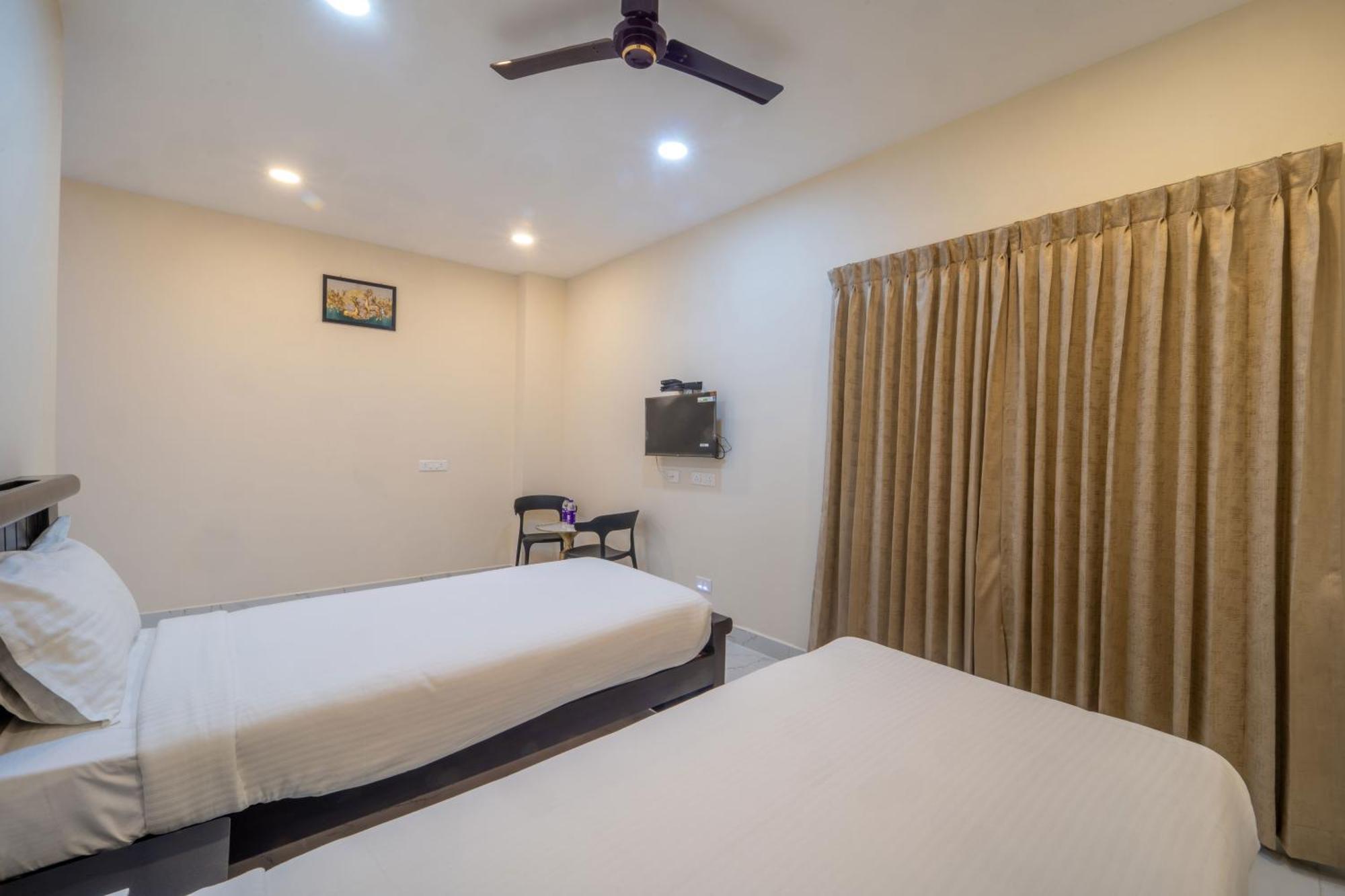 Vr Paradise Inn Kelambākkam Exterior foto