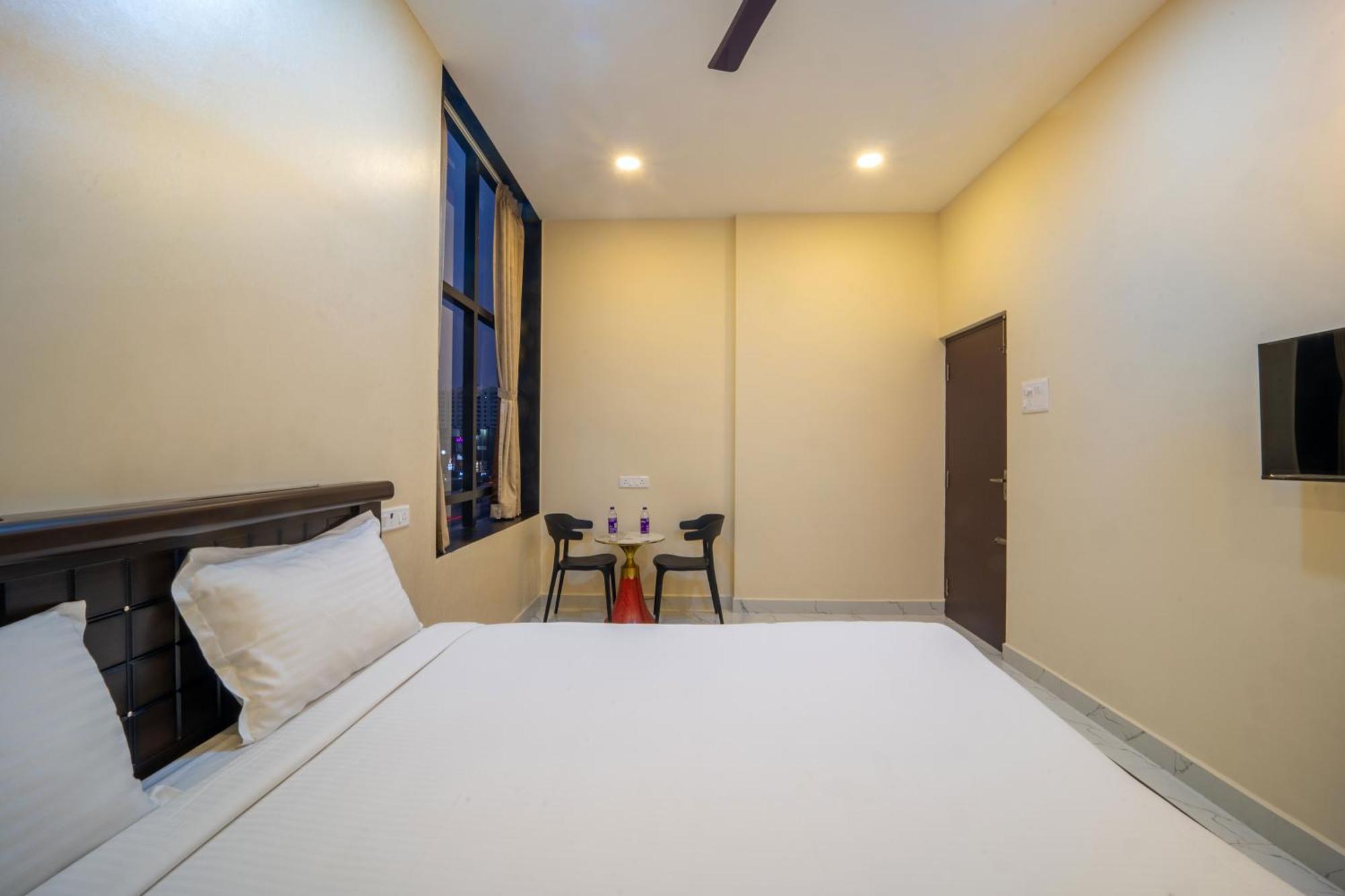 Vr Paradise Inn Kelambākkam Exterior foto