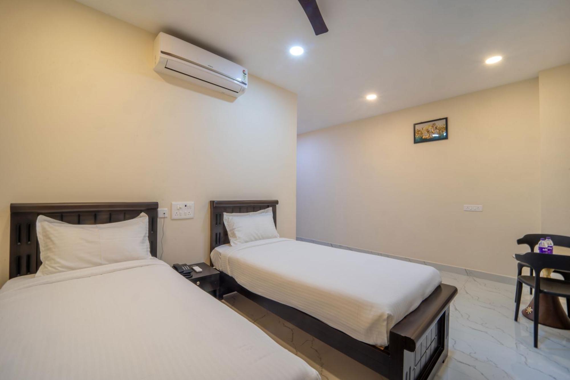 Vr Paradise Inn Kelambākkam Exterior foto