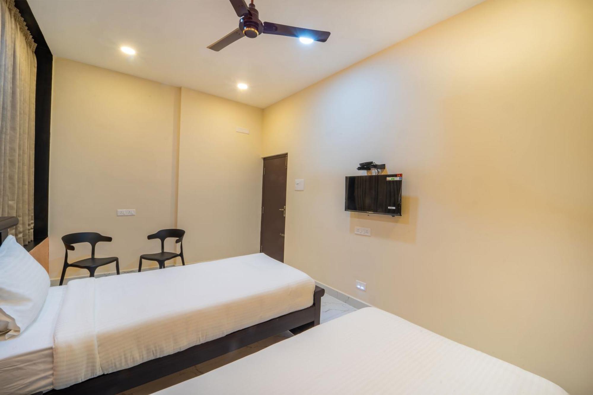 Vr Paradise Inn Kelambākkam Exterior foto